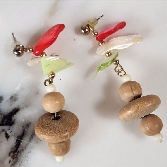 Vintage Shell & Wooden Necklace & Earring Set - Picture 3 of 9